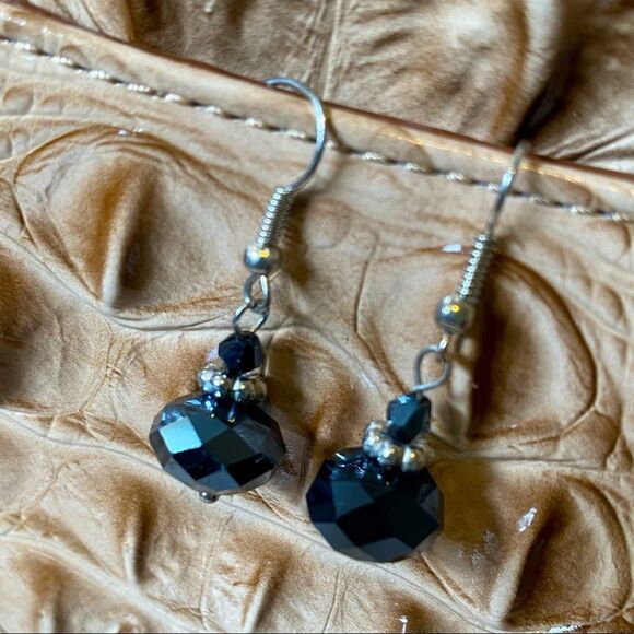 Faceted black bead dangle earrings gothic retro date night - Picture 1 of 7